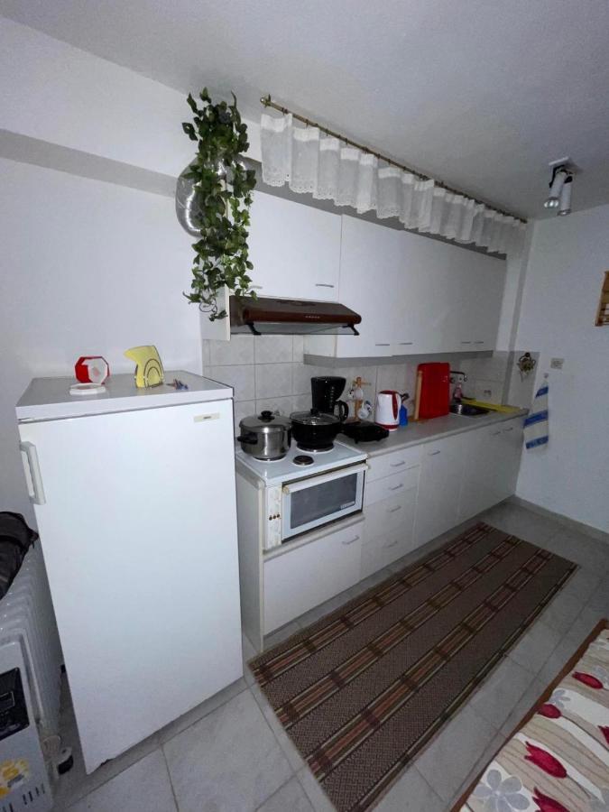 The Square Apartment Maries  Екстериор снимка